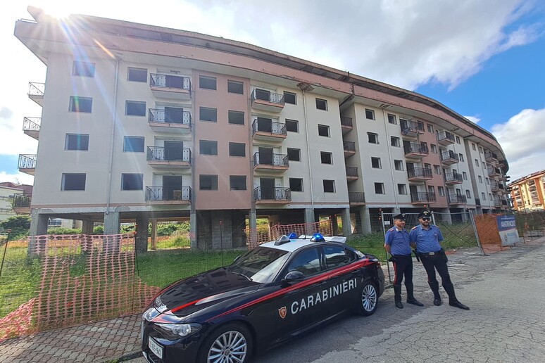 cc case abbandonate pollena Pollena Trocchia. Donne uccise, 48enne ha confessato il duplice omicidio: commesso in due giorni diversi