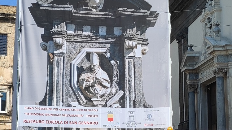 busto - sangennaro Napoli. Cantiere didattico con gli studenti del Suor Orsola: restaurata l’Edicola di San Gennaro di piazza De Nicola