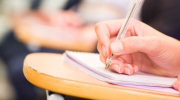 concorsi Cercola. Concorsopoli al Comune, presunte ‘minacce velate’ verbalizzate da una commissione d’esame. Tensioni e pressioni avrebbero leso l’autonomia e indipendenza dei valutatori
