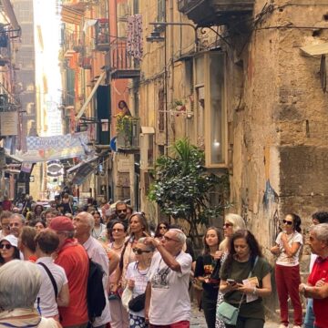 tour giallo napoli Dal 5 settembre al 4 ottobre, 10 Tour del Giallo Città di Napoli. Primo week end a Piazza Salazar per il noir mediterraneo