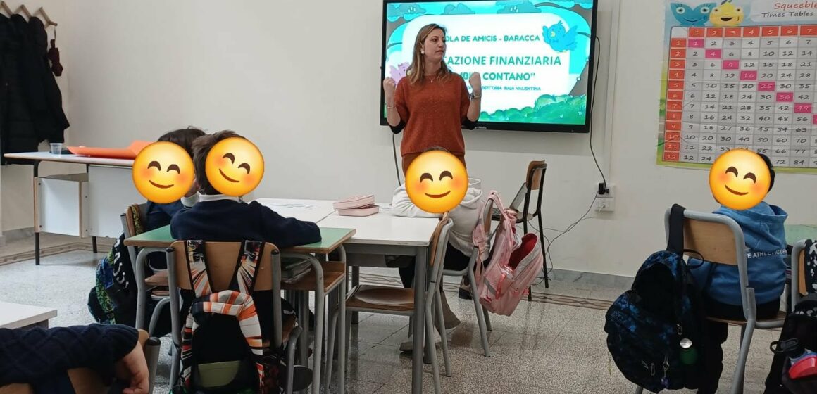 valentina ok raia- baracca Napoli. Ripartono le lezioni all’Istituto Scolastico De Amicis – Baracca e anche l’apprezzato corso di ‘Educazione Finanziaria’ di Valentina Raia. Dirigenza docenti e bambini entusiasti
