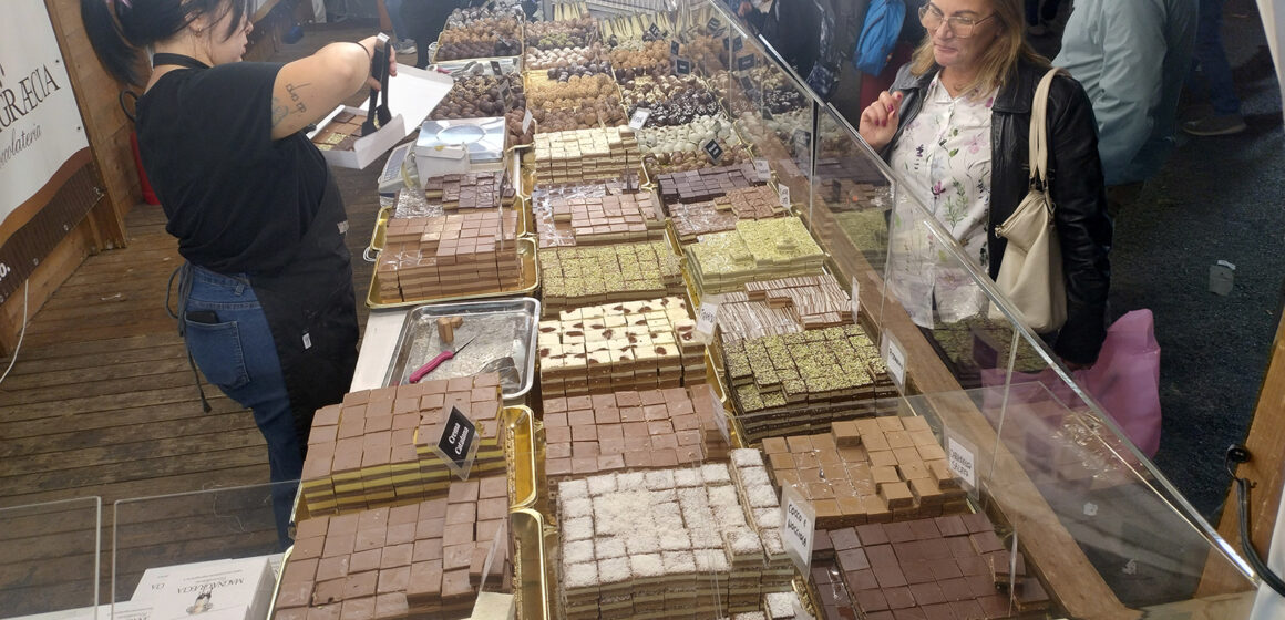 Chocoland edizione 2025 (8) (1) Chocoland Napoli, domani taglio del nastro in Piazza Municipio con l’assessore Armato