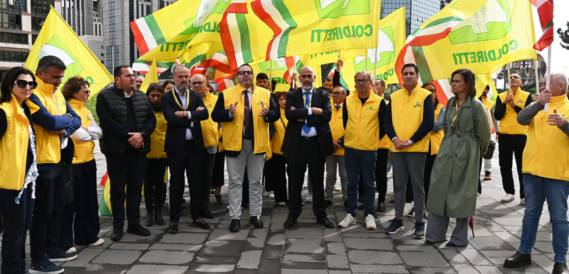 La delegazione di Coldiretti Campania Coldiretti: stop alla mobilitazione, in arrivo risorse dalla Regione Campania