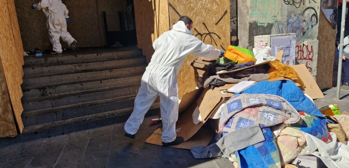 Napoli. Ripulito e sanificato il porticato della Galleria Principe di Napoli